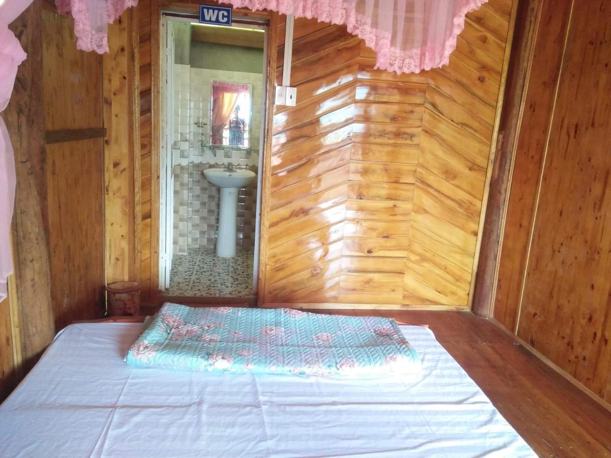 Tran Xuan Homestay Ba Be Village ภายนอก รูปภาพ
